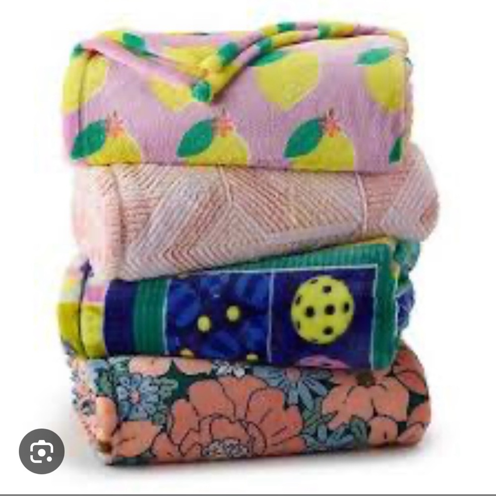 Kohl's The Big One® Oversized Supersoft Plush Throw All Pint Geometric